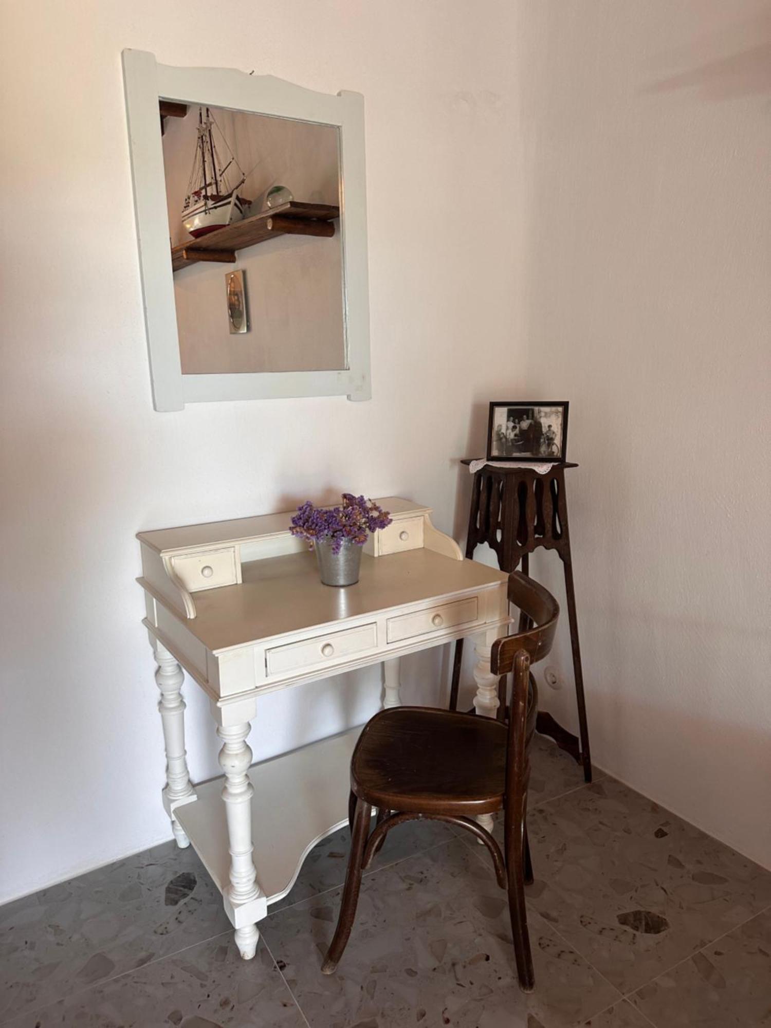 Rizes Mykonos - Folklore Farmstead