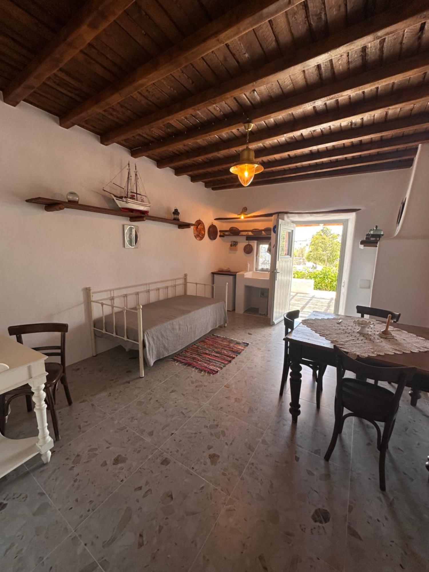 Rizes Mykonos - Folklore Farmstead Farm stay Mykonos Town