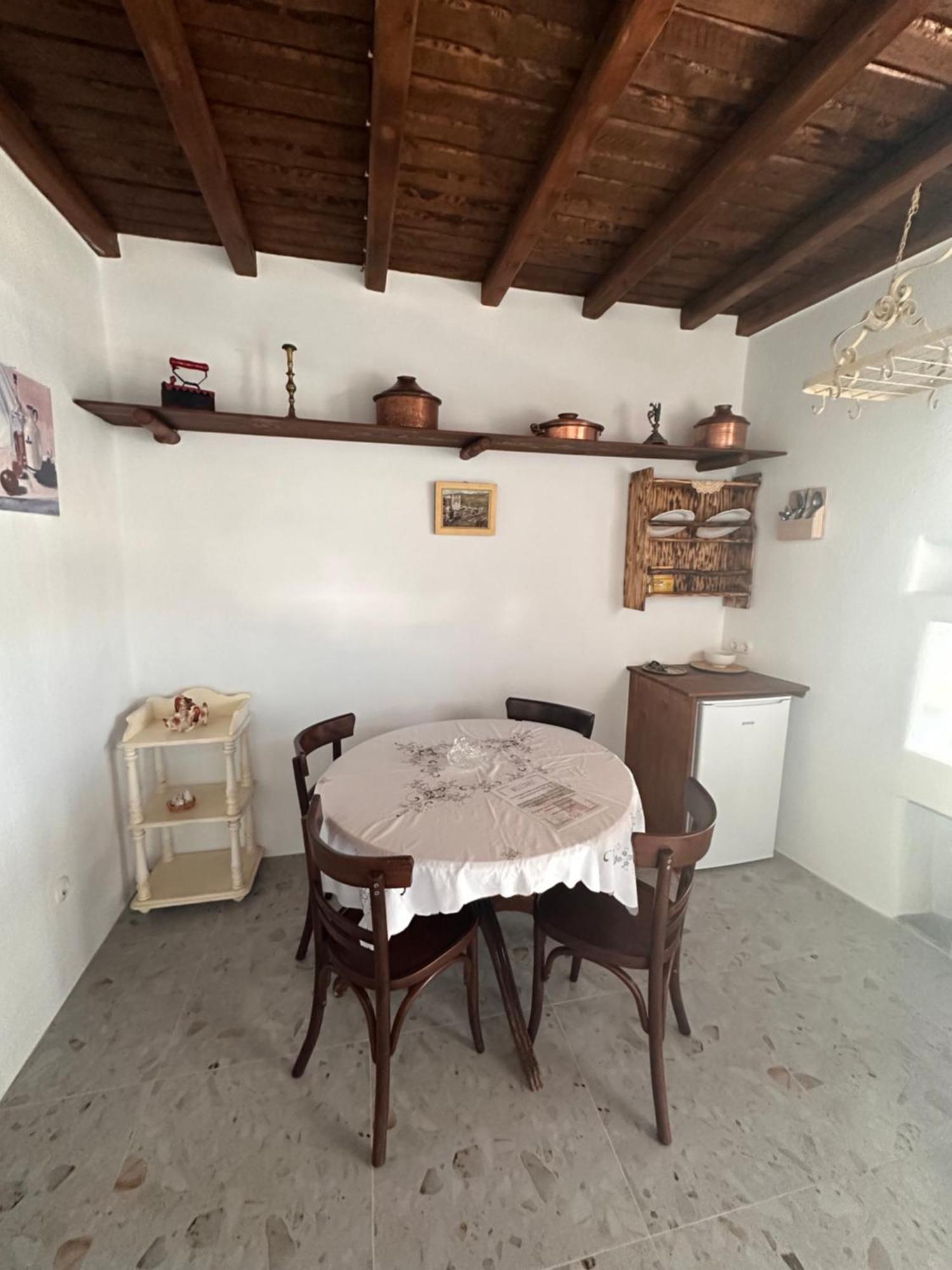 Rizes Mykonos - Folklore Farmstead *
